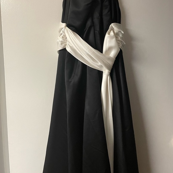Formal Black and White Bridesmaid Dress - Picture 2 of 2